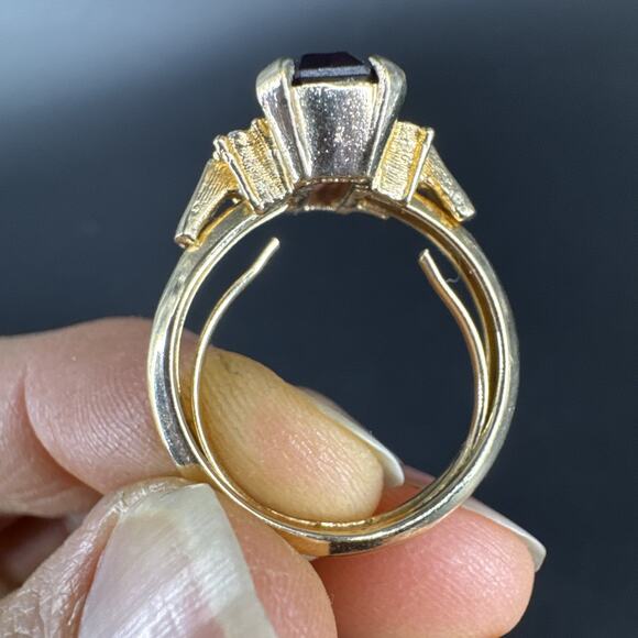 Vtg AVON 4 Pcs Set Purple Rhinestone Gold Tone Bracelet Necklace Earrings Ring - Picture 4 of 16